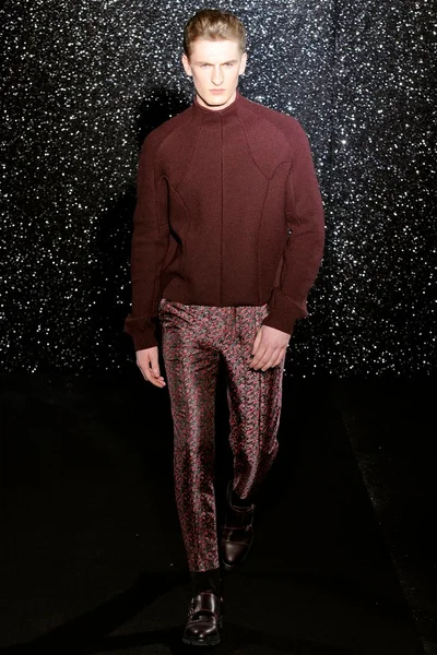 Look 12